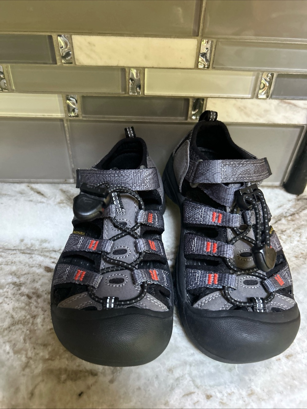 Children  12 Keen Newport H2 Children’s Steel Grey/black Waterproof Bump Toe New
